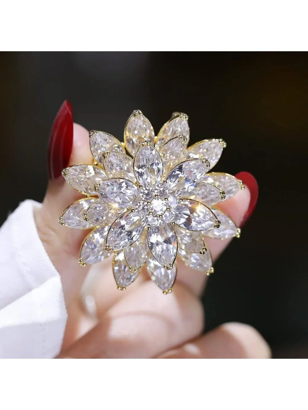 Elegant Flower Pearl Brooch for Women | Costume Jewelry Pin | Holiday Gift